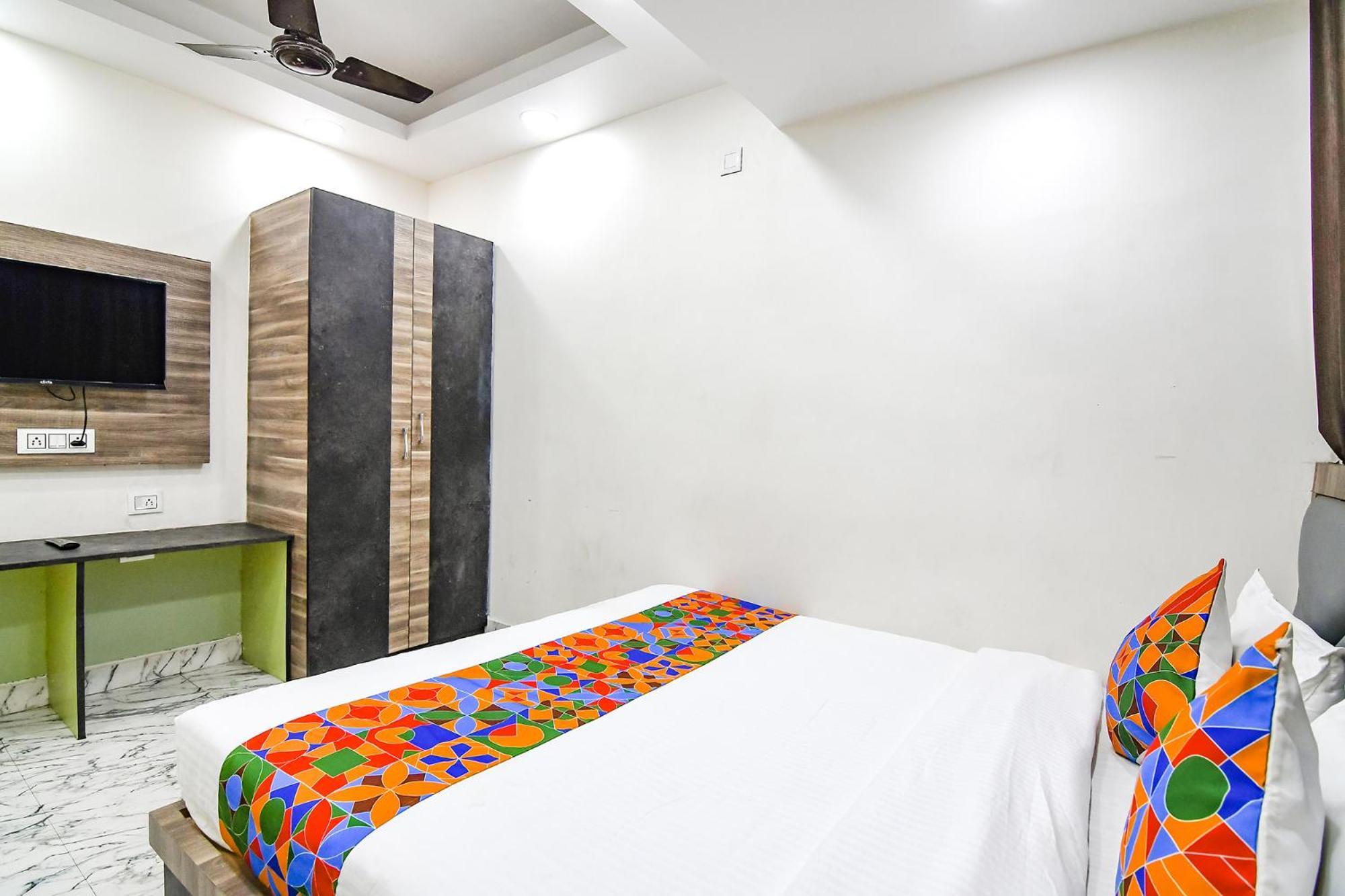 Fabexpress Sr Royale - Nr Sealdah Station Hotel Kolkata Exterior photo