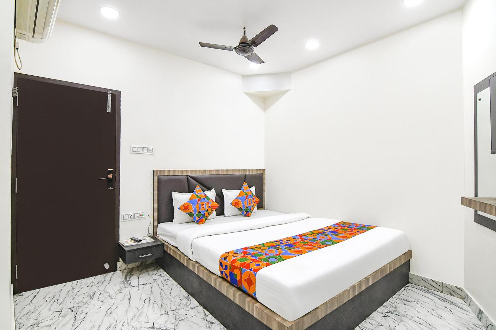Fabexpress Sr Royale - Nr Sealdah Station Hotel Kolkata Exterior photo