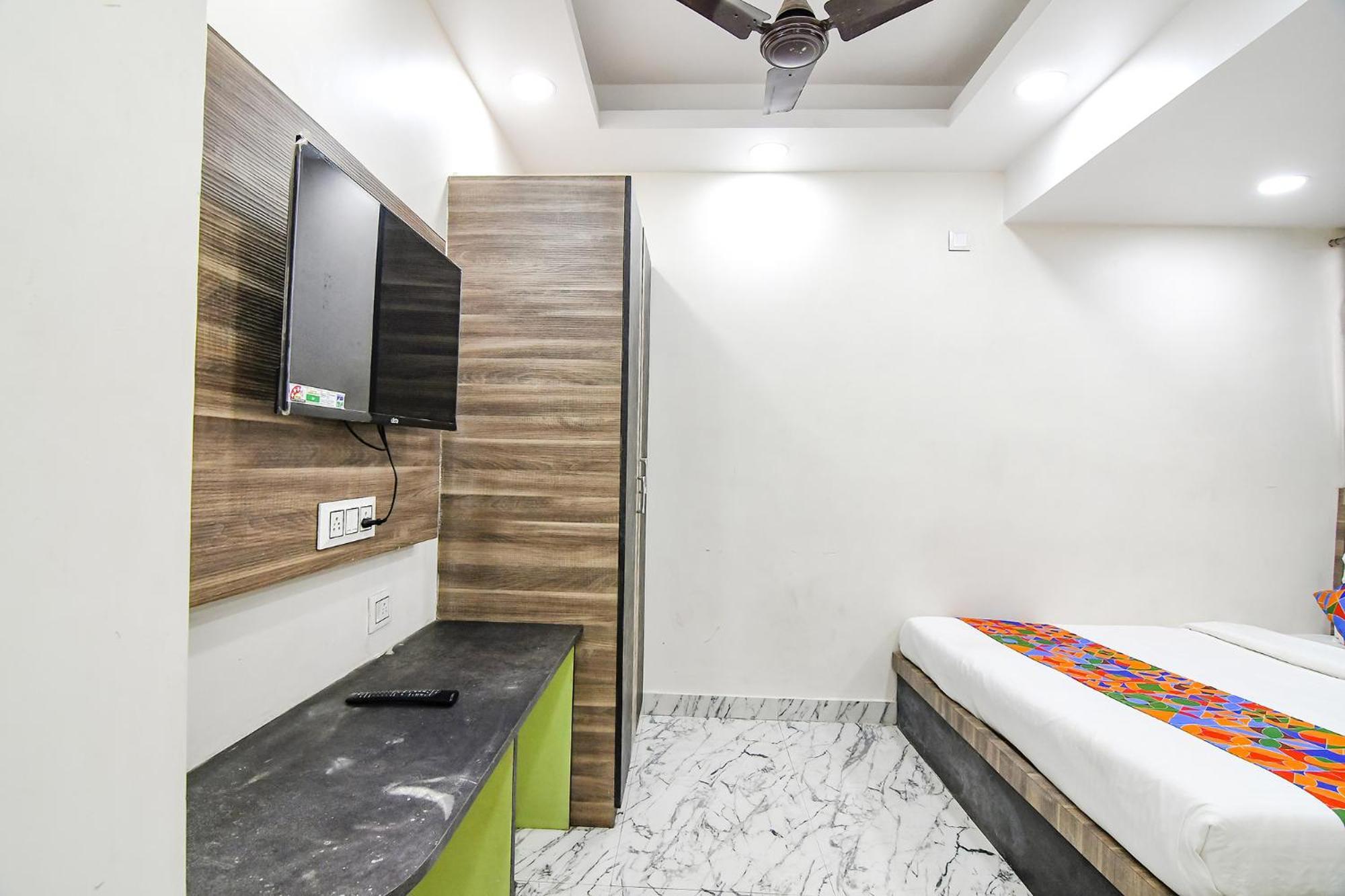 Fabexpress Sr Royale - Nr Sealdah Station Hotel Kolkata Exterior photo