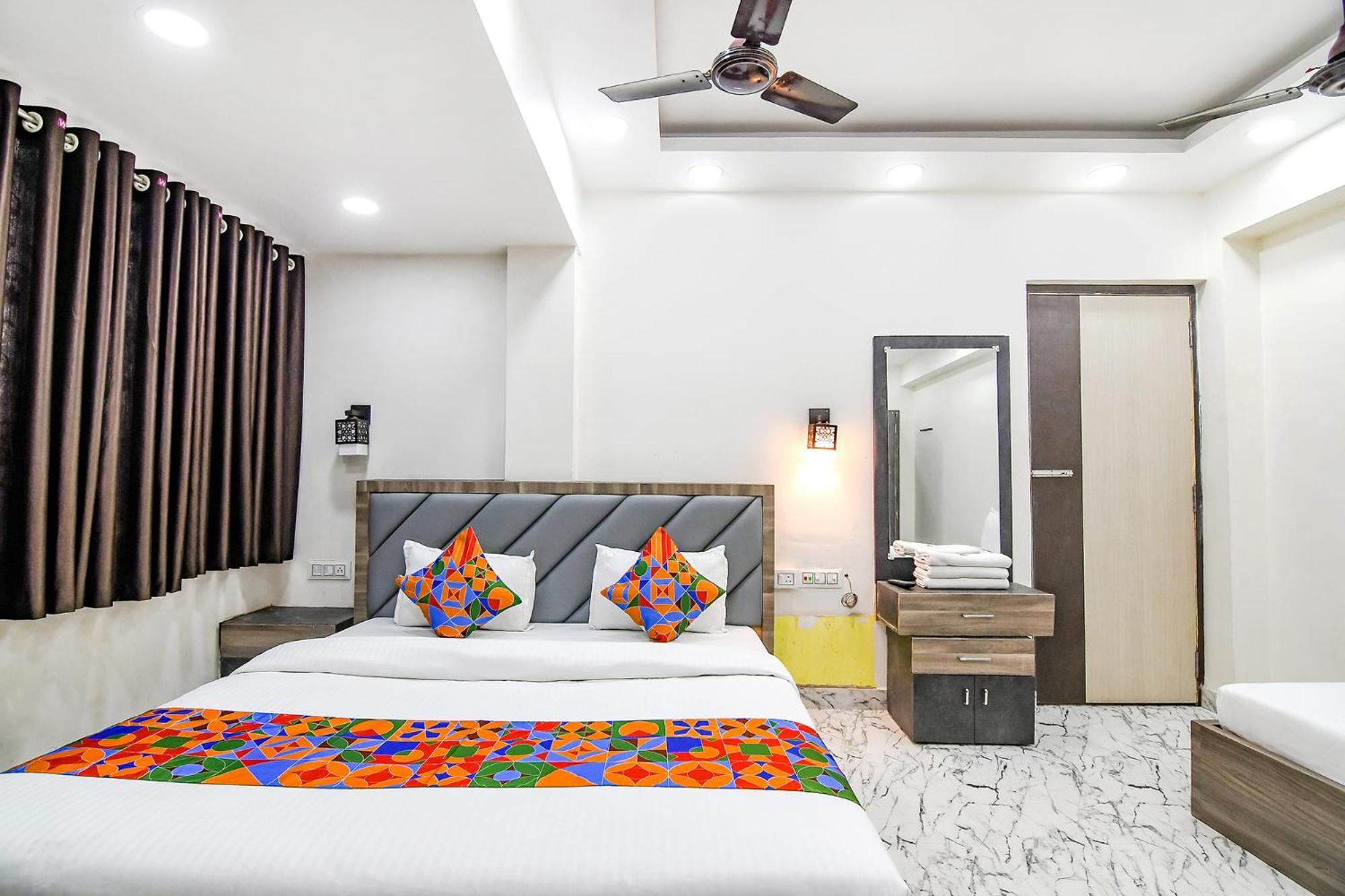 Fabexpress Sr Royale - Nr Sealdah Station Hotel Kolkata Exterior photo